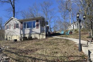 136 Dupont Ave, Hopatcong Boro, NJ 07843