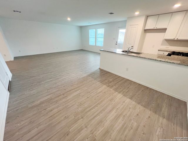 7227 Satellite Way, San Antonio, TX 78252