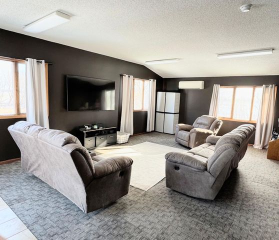 22598 700th Avenue, Albert Lea, MN 56007