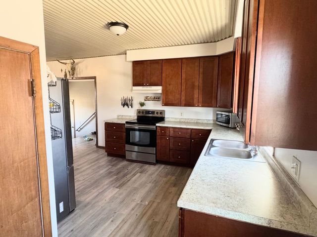 22598 700th Avenue, Albert Lea, MN 56007