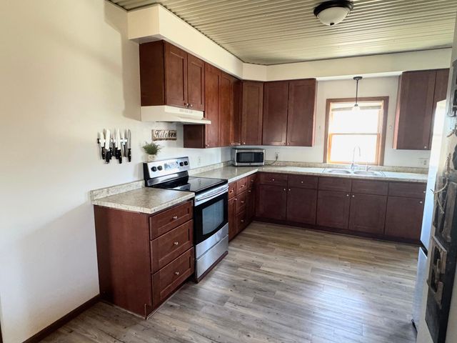 22598 700th Avenue, Albert Lea, MN 56007