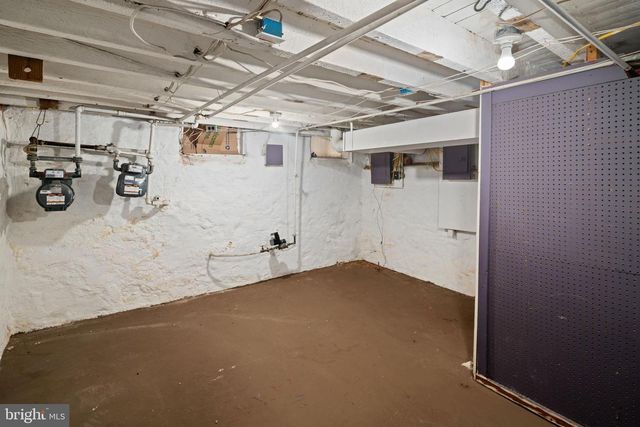 2419 N MARSHALL ST, Philadelphia, PA 19133