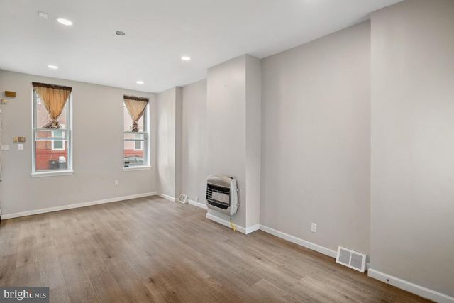 2419 N MARSHALL ST, Philadelphia, PA 19133
