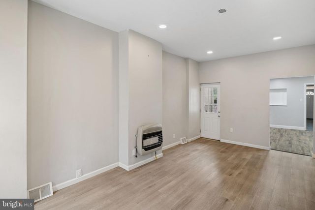 2419 N MARSHALL ST, Philadelphia, PA 19133