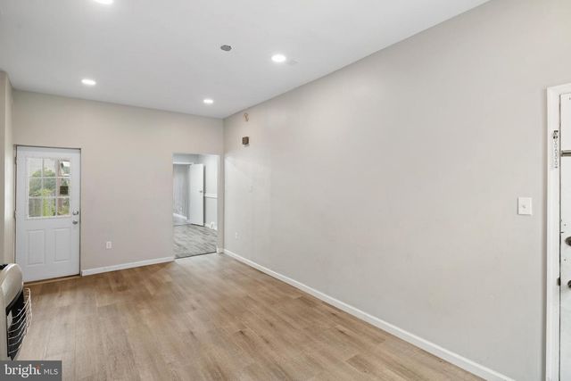 2419 N MARSHALL ST, Philadelphia, PA 19133
