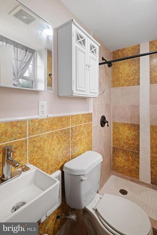 2419 N MARSHALL ST, Philadelphia, PA 19133
