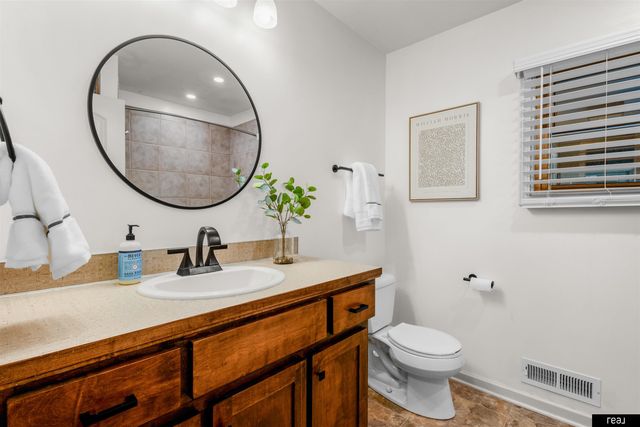 2815 S 102nd Street, Omaha, NE 68124