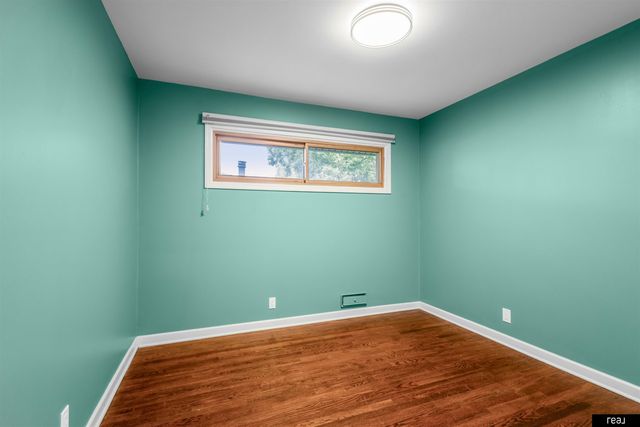 2815 S 102nd Street, Omaha, NE 68124