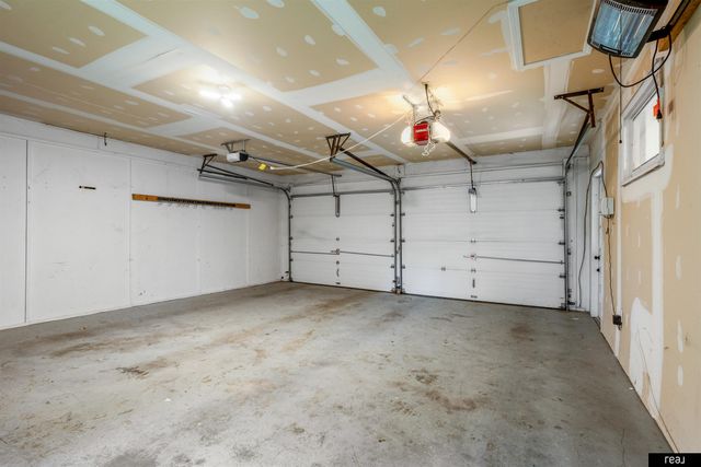 2815 S 102nd Street, Omaha, NE 68124