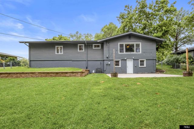 2815 S 102nd Street, Omaha, NE 68124
