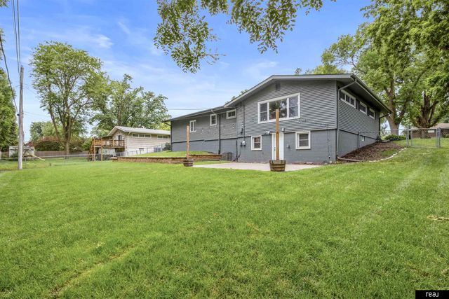 2815 S 102nd Street, Omaha, NE 68124