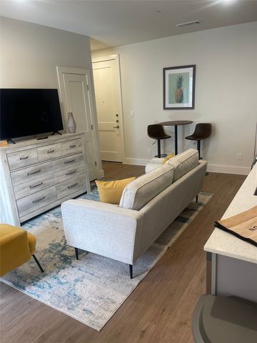 5317 Reiger Avenue 304, Dallas, TX 75214