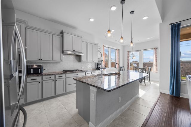 2807 Newsom Ridge Drive, Mansfield, TX 76063