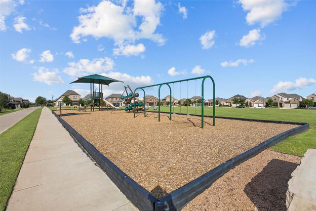 2807 Newsom Ridge Drive, Mansfield, TX 76063