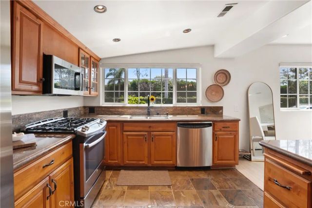 142 Liberty, Newport Beach, CA 92660