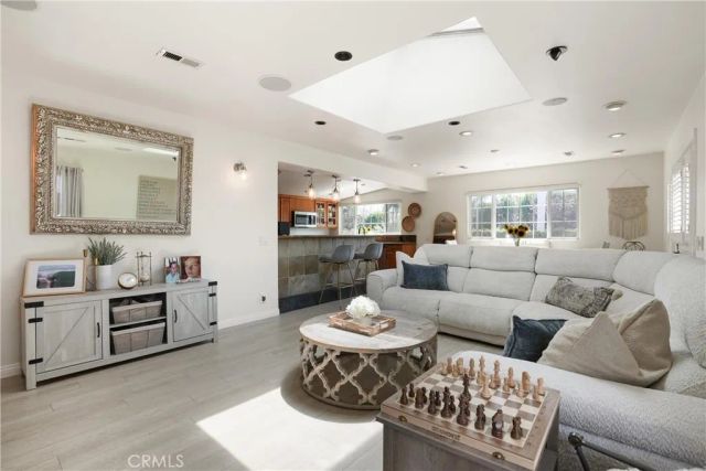 142 Liberty, Newport Beach, CA 92660