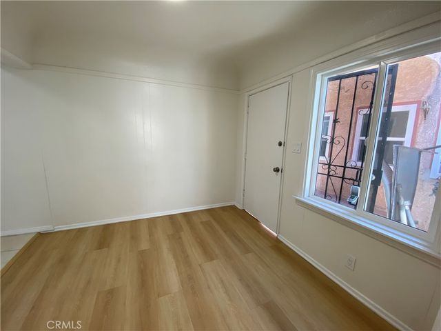 1366 W 37th, Los Angeles, CA 90007