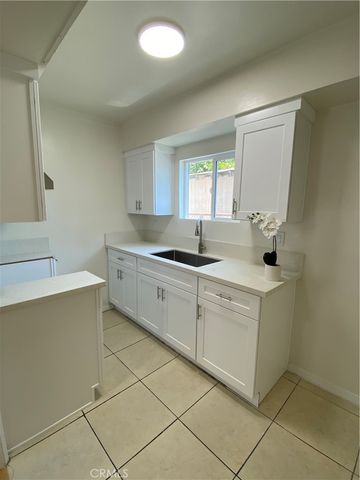1366 W 37th, Los Angeles, CA 90007