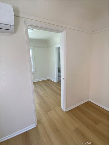1366 W 37th, Los Angeles, CA 90007