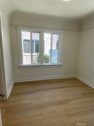 1366 W 37th, Los Angeles, CA 90007