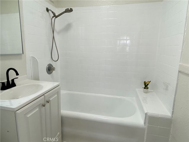 1366 W 37th, Los Angeles, CA 90007