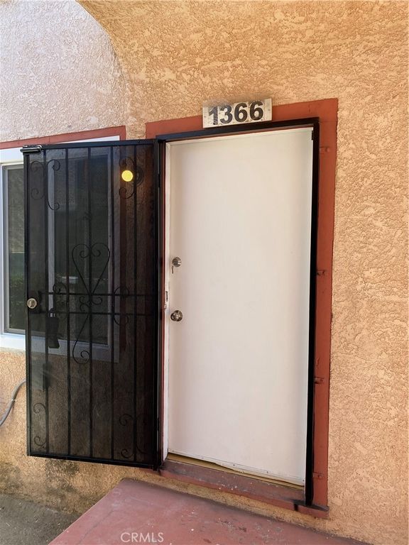 1366 W 37th, Los Angeles, CA 90007