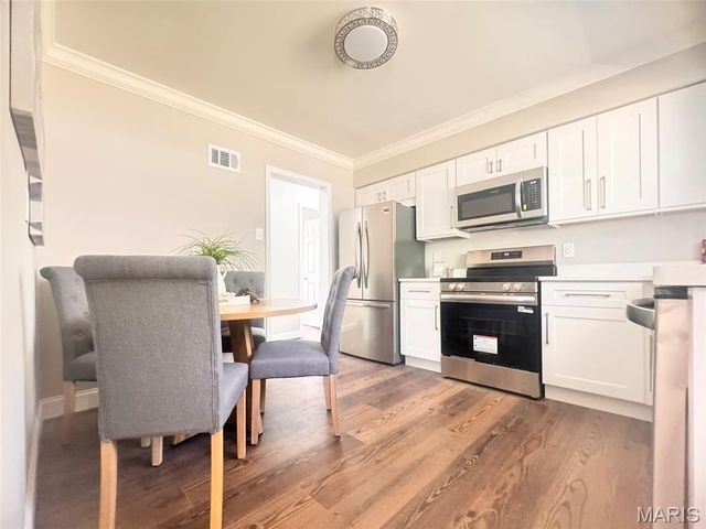 1500 Mendell Drive, University City, MO 63130