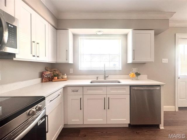 1500 Mendell Drive, University City, MO 63130
