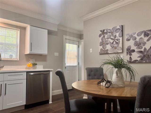 1500 Mendell Drive, University City, MO 63130