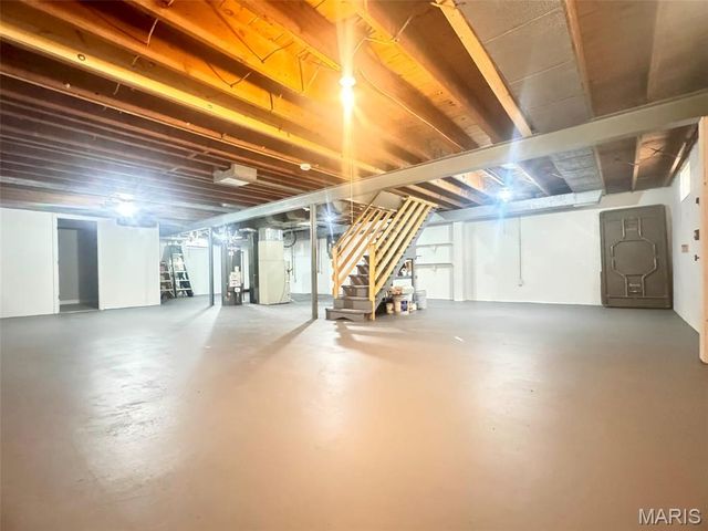 1500 Mendell Drive, University City, MO 63130