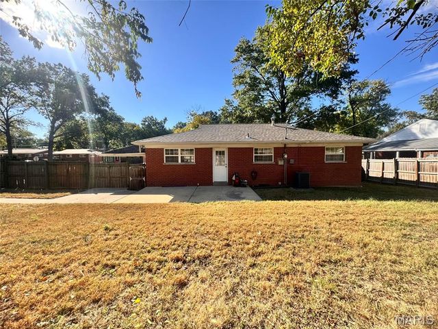 1500 Mendell Drive, University City, MO 63130