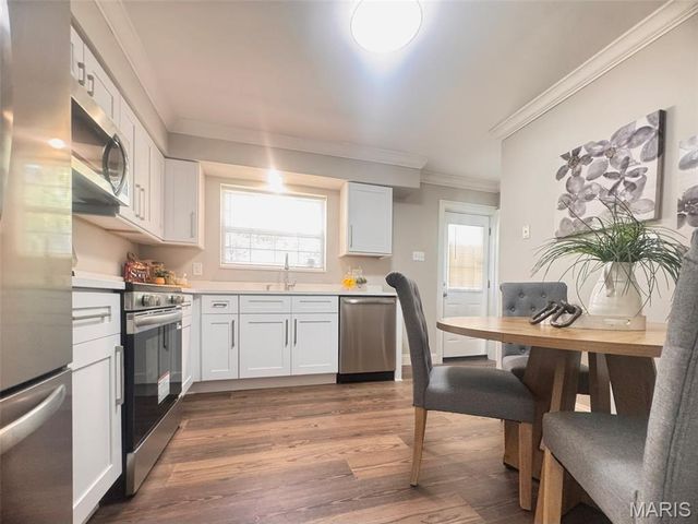 1500 Mendell Drive, University City, MO 63130