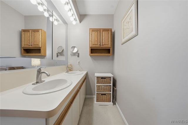 1155 Youngs Road A, Amherst, NY 14207