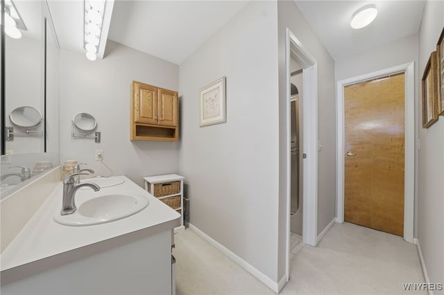 1155 Youngs Road A, Amherst, NY 14207