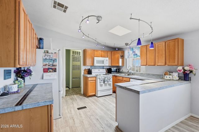 816 N RIDGEVIEW Place, Huachuca City, AZ 85616