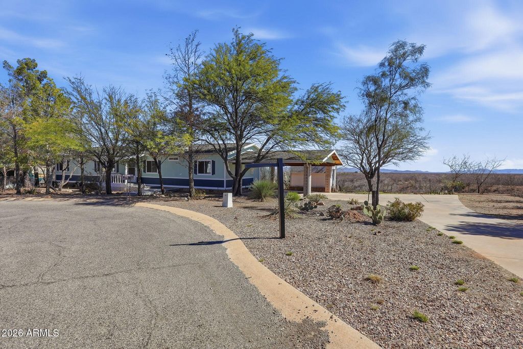 816 N RIDGEVIEW Place, Huachuca City, AZ 85616