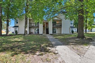 1717 Stoney Creek Arch Apt B, Chesapeake, VA 23320