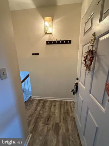 12956-A GRAYS POINTE RD #12956A, Fairfax, VA 22033