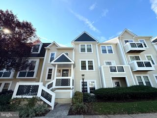 12956-A GRAYS POINTE RD #12956A, Fairfax, VA 22033