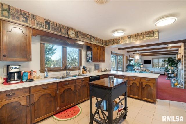 1517 INDIAN PARK Circle, Rock Island, IL 61201