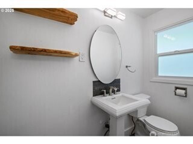 6014 NE 37th Street, Vancouver, WA 98661