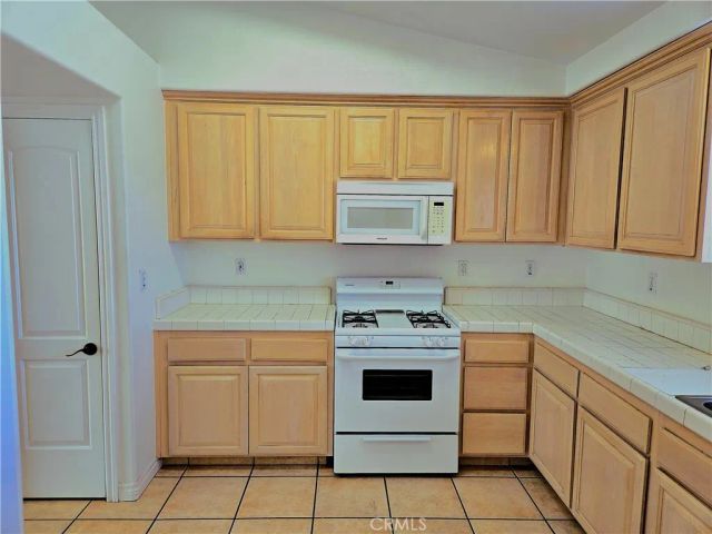 7187 Dalscote, Hesperia, CA 92345