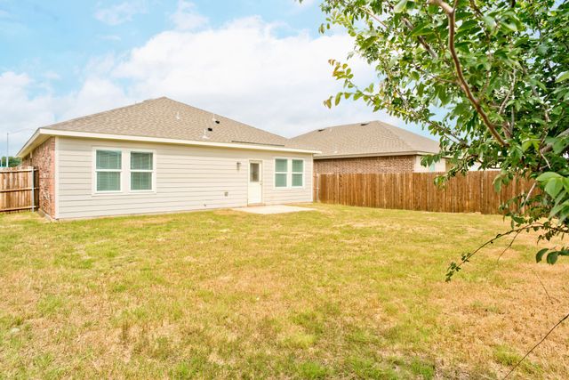 1737 Escondido Drive, Fort Worth, TX 76052