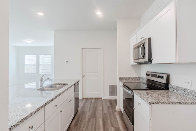 1737 Escondido Drive, Fort Worth, TX 76052