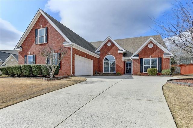 446 Canterbury Place Drive, Suwanee, GA 30024