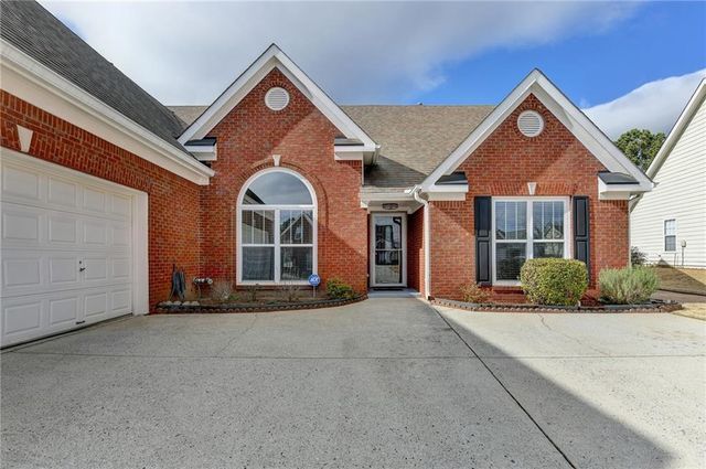 446 Canterbury Place Drive, Suwanee, GA 30024