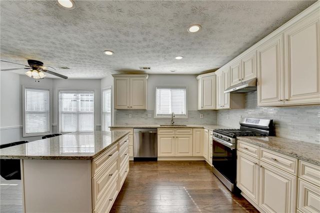 446 Canterbury Place Drive, Suwanee, GA 30024