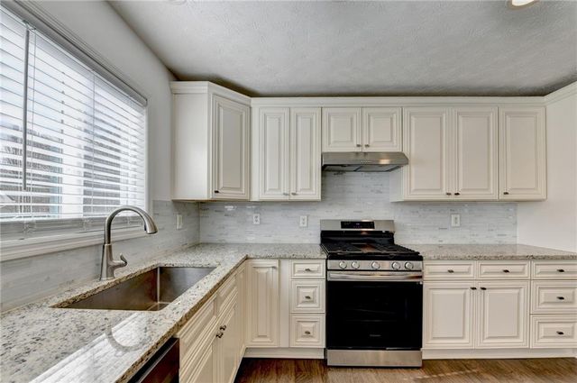 446 Canterbury Place Drive, Suwanee, GA 30024