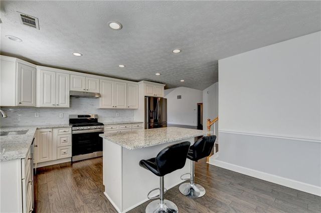 446 Canterbury Place Drive, Suwanee, GA 30024