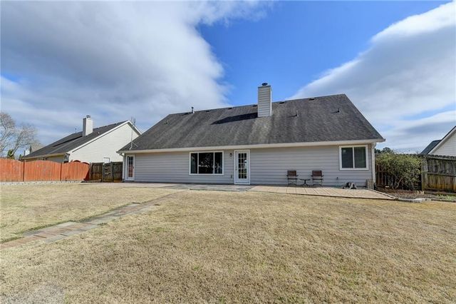 446 Canterbury Place Drive, Suwanee, GA 30024